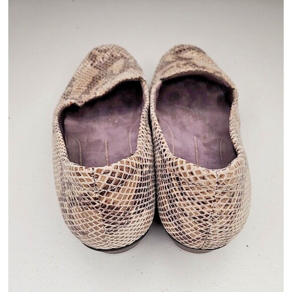 Clarks Artisan Brown Faux Snakeskin Leather Loafers Flats Slip Ons Size US 8 EUC - Picture 5 of 9